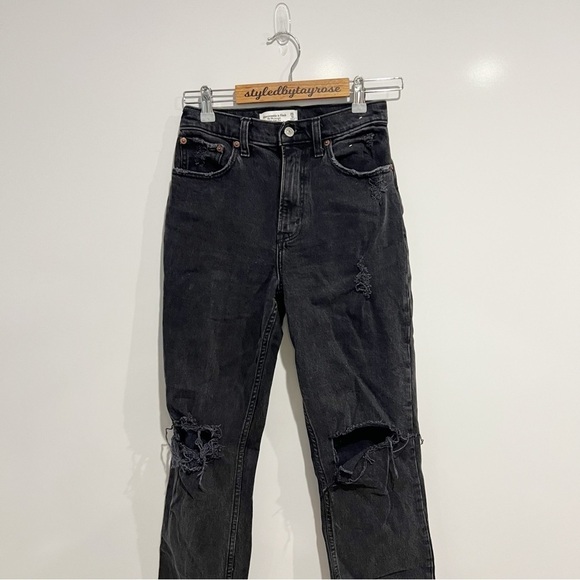 Abercrombie & Fitch Curve Love Ultra High Rise 90s Straight Jean - Picture 5 of 9